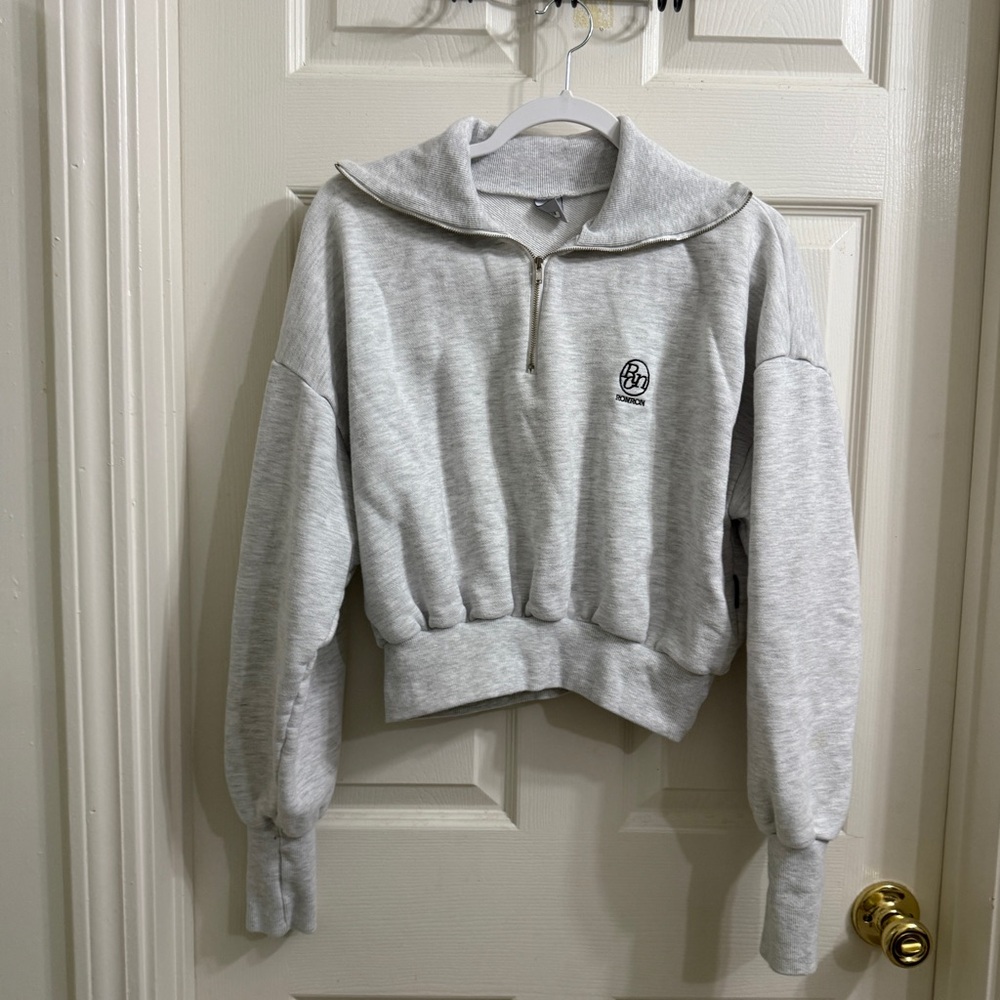 Gray quarter zip cropped sweater
